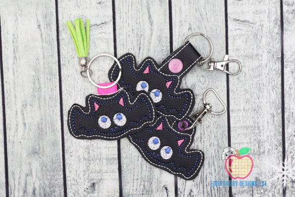 Reviewing the Halloween Bat ITH Key Fob Design
